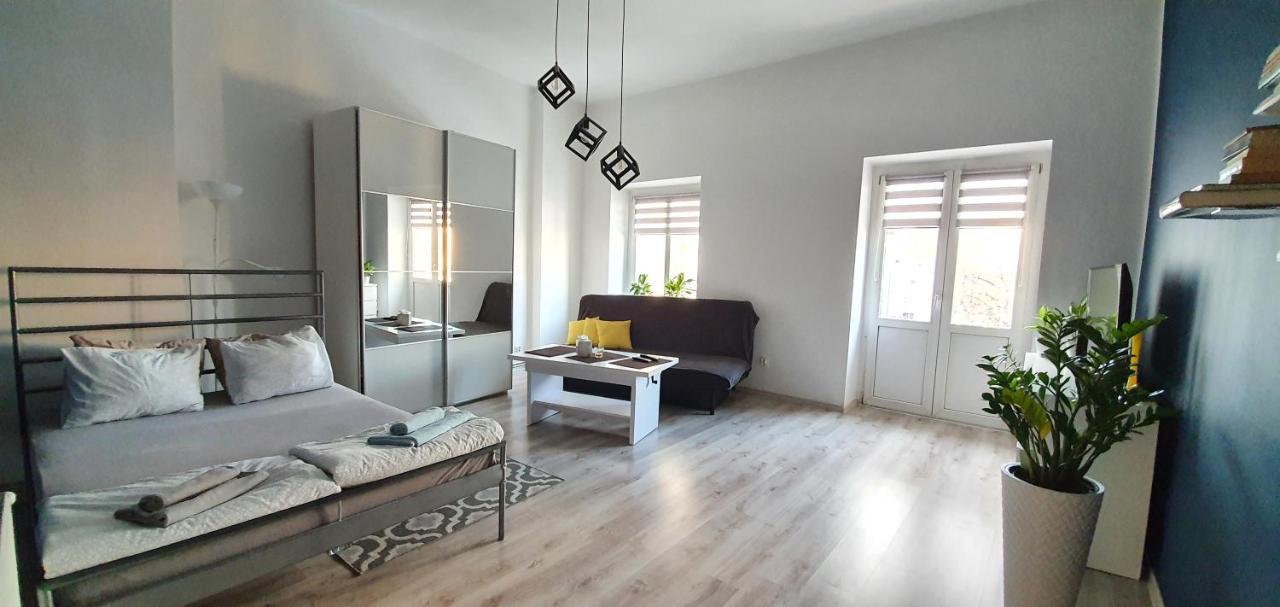 Casa De Drzymala Apartment Swidnica  Luaran gambar